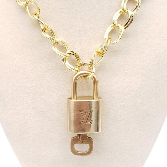 Authentic Louis Vuitton Gold Padlock w/ Unbranded Fashion Stainless Steel Chain - Picture 3 of 9